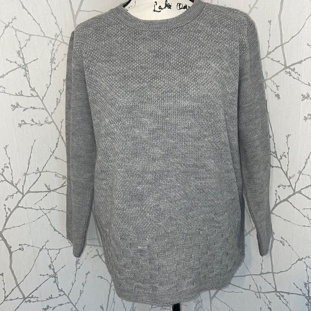 Bobbie Brooks sweater, Size Medium